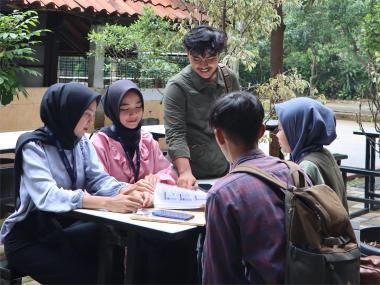 Apakah Kuliah Masih Jadi Investasi Terbaik untuk Masa Depan Karier?