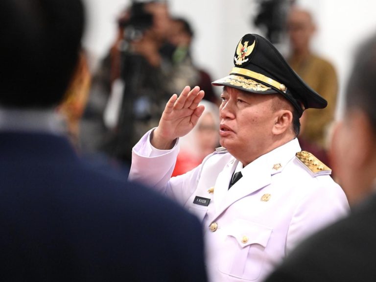 H. Muhidin: Gubernur yang Menggerakkan Ekonomi Rakyat Kalimantan Selatan
