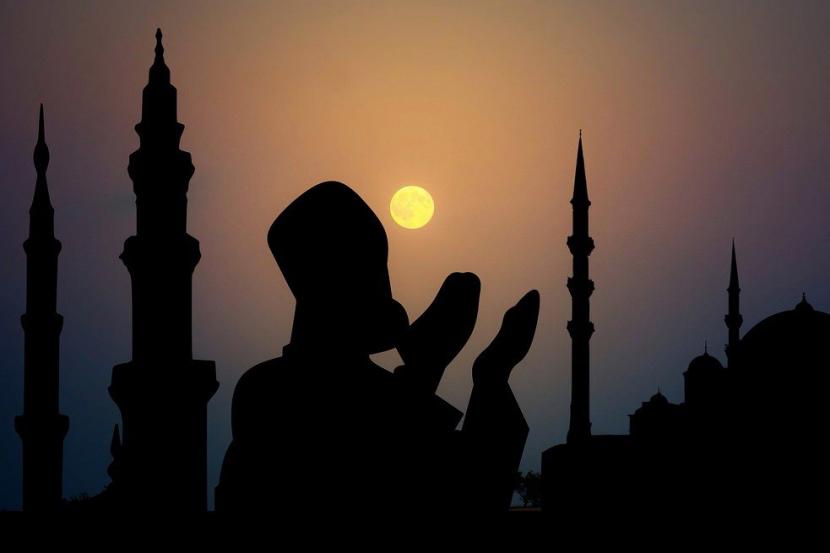 Bagaimana Al-Qur’an Pertama Kali Menyebutkan Kewajiban Puasa?