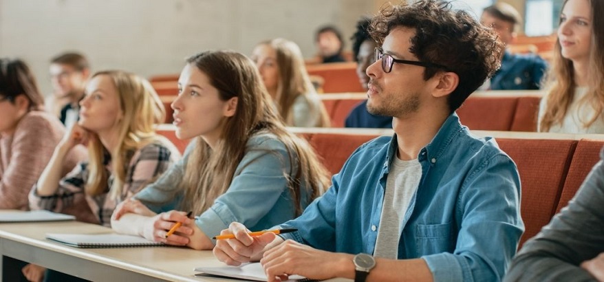 Seminar Kepemimpinan dan Pengembangan Diri Menjadi Tema Seminar yang Menarik untuk Mahasiswa