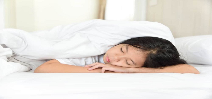 Ternyata Tidur Tengkurap Mempunyai Manfaat Baik Bagi Penderita Covid-19
