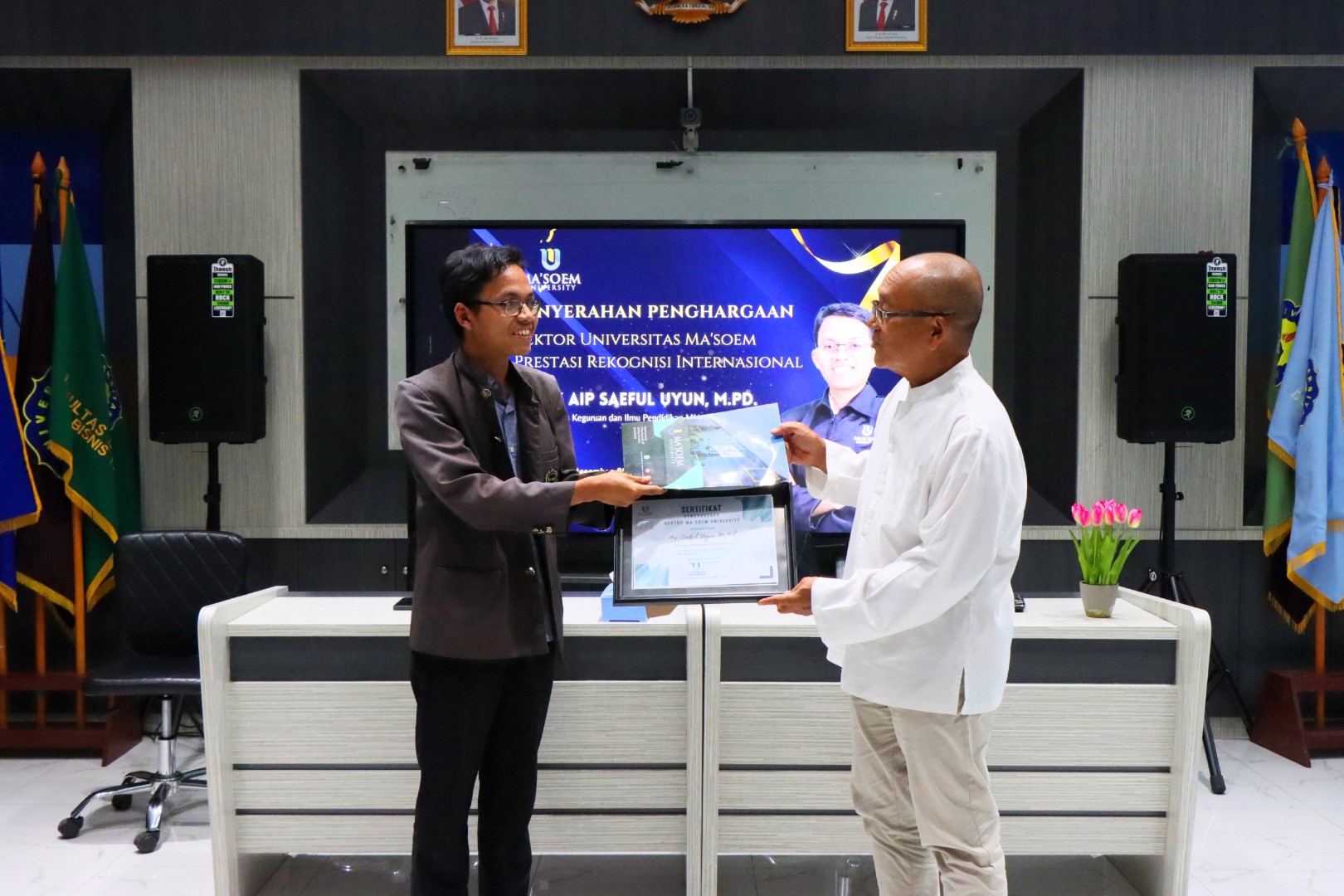 Berikut Dosen Berprestasi Al Ma'soem Peraih Penghargaan Internasional Sebagai Pengajar Muda Terbaik Tingkat Asia